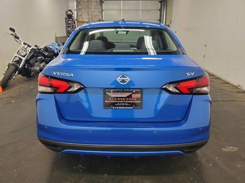 Electric Blue Metallic 2021 Nissan Versa 1.6 SV