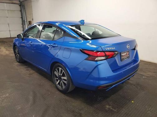 Electric Blue Metallic 2021 Nissan Versa 1.6 SV
