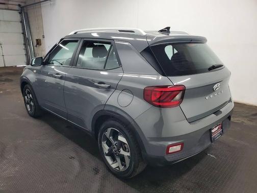 2022 Hyundai VENUE SEL