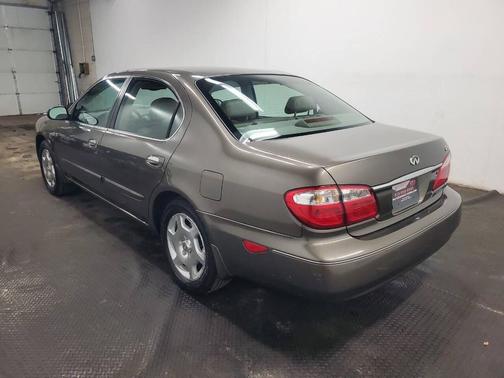 2001 INFINITI I30 Luxury