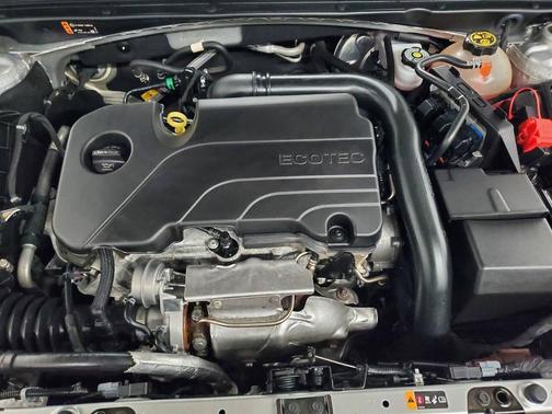 2022 Chevrolet Malibu FWD LT