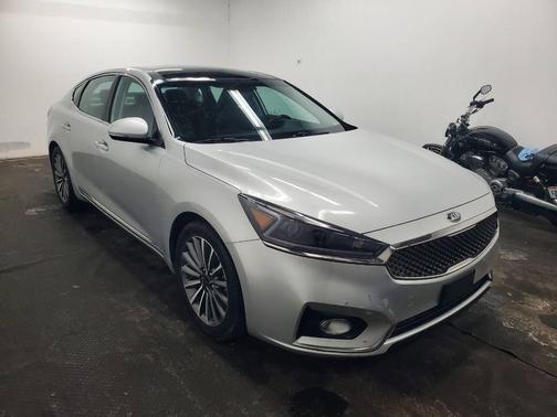 2017 Kia Cadenza Premium