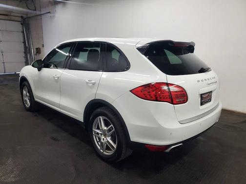2014 Porsche Cayenne Platinum Edition