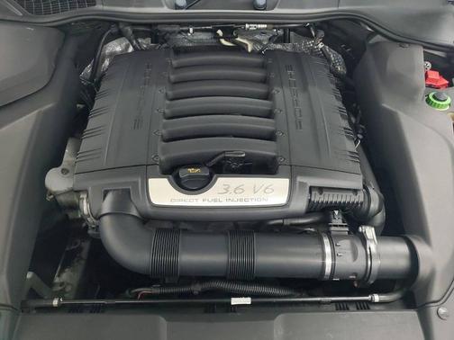 2014 Porsche Cayenne Platinum Edition