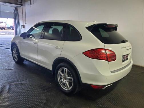 2014 Porsche Cayenne Platinum Edition
