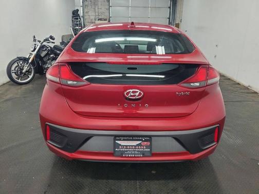 2020 Hyundai IONIQ Hybrid SE
