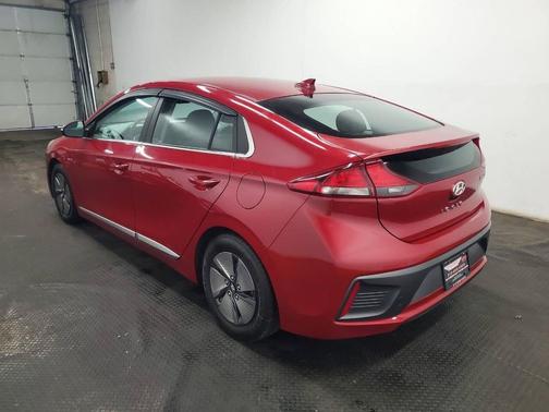 2020 Hyundai IONIQ Hybrid SE