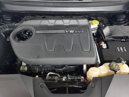 Diamond Black Crystal Pearlcoat 2020 Jeep Cherokee Limited