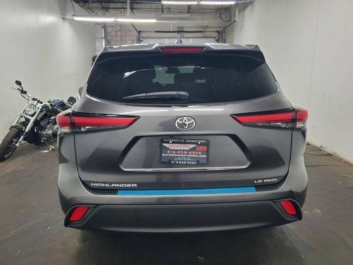 2021 Toyota Highlander LE