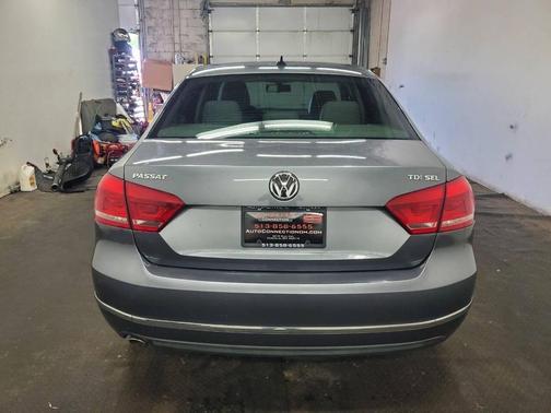 Platinum Gray Metallic 2014 Volkswagen Passat 2.0L TDI DSG SEL Premium