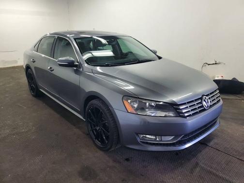 Platinum Gray Metallic 2014 Volkswagen Passat 2.0L TDI DSG SEL Premium