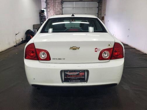 White 2012 Chevrolet Malibu 2LT