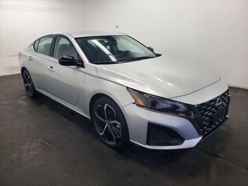 2024 Nissan Altima SR FWD