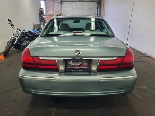 Gray 2005 Mercury Grand Marquis LS