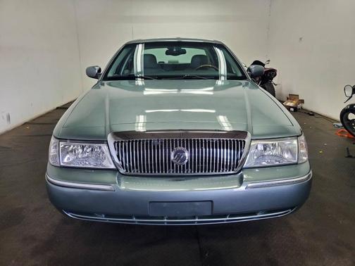 Gray 2005 Mercury Grand Marquis LS