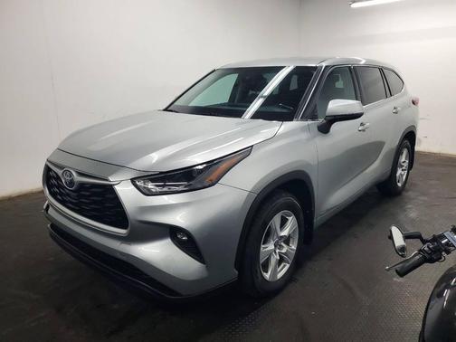 2022 Toyota Highlander Hybrid LE