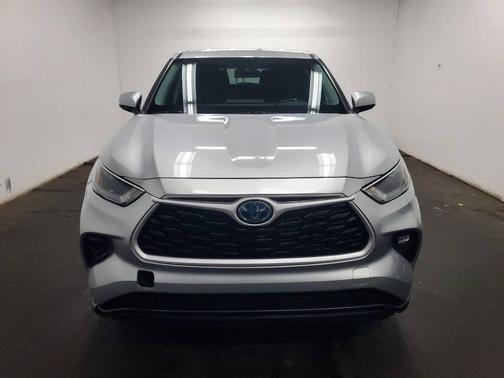 2022 Toyota Highlander Hybrid LE