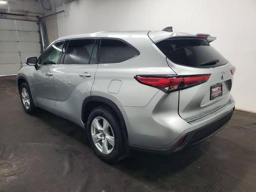 2022 Toyota Highlander Hybrid LE