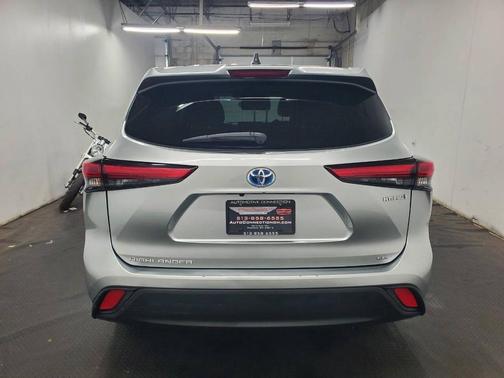 2022 Toyota Highlander Hybrid LE