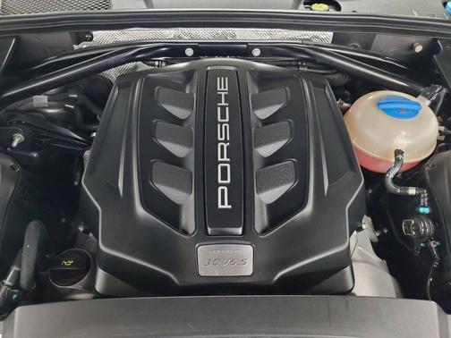 2016 Porsche Macan S