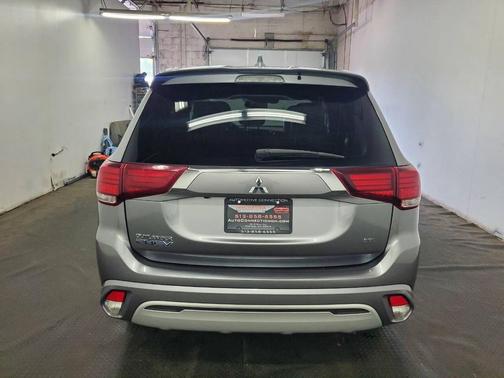 2022 Mitsubishi Outlander PHEV SEL