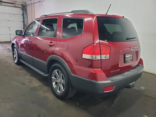 Spicy Red/Pewter Gray Cladding 2009 Kia Borrego EX V8