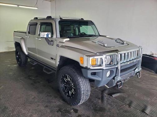 2009 Hummer H3T Luxury Edition