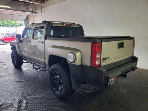 2009 Hummer H3T Luxury Edition