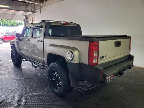 2009 Hummer H3T Luxury Edition