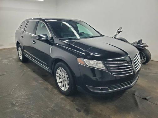 2017 Lincoln MKT Livery