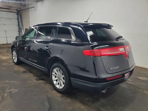 2017 Lincoln MKT Livery