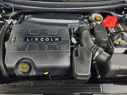 2017 Lincoln MKT Livery