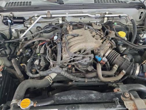 2003 Nissan Frontier XE Crew Cab