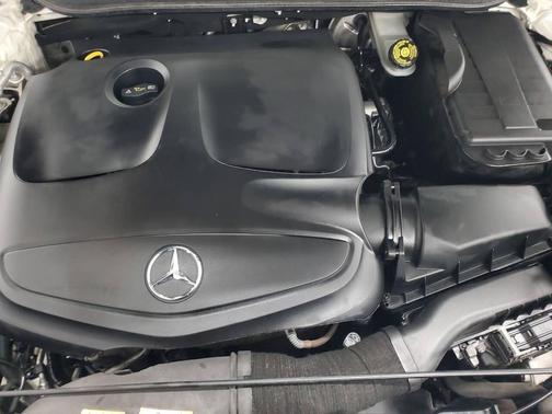 Cirrus White 2014 Mercedes-Benz CLA-Class 4MATIC