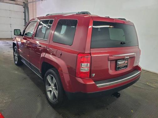 Deep Cherry Red Crystal Pearlcoat 2017 Jeep Patriot Latitude
