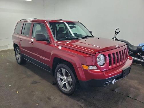 Deep Cherry Red Crystal Pearlcoat 2017 Jeep Patriot Latitude