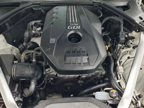 2022 Genesis G70 2.0T RWD