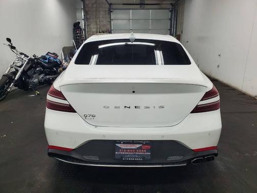 2022 Genesis G70 2.0T RWD