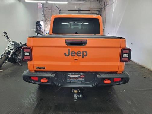 2025 Jeep Gladiator Mojave X