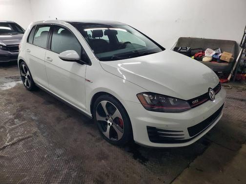 2015 Volkswagen Golf GTI 2.0T SE 4-Door