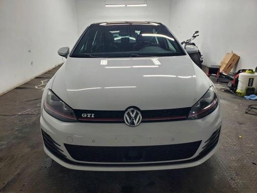 2015 Volkswagen Golf GTI 2.0T SE 4-Door