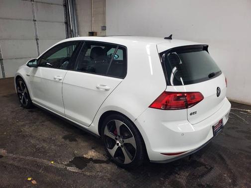 2015 Volkswagen Golf GTI 2.0T SE 4-Door