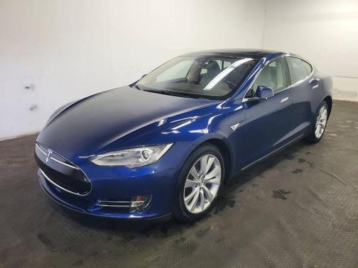 2015 Tesla Model S 90D