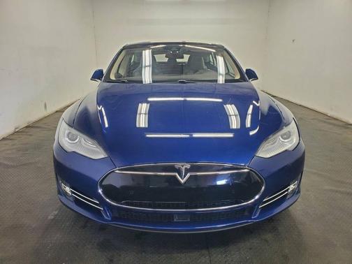 2015 Tesla Model S 90D