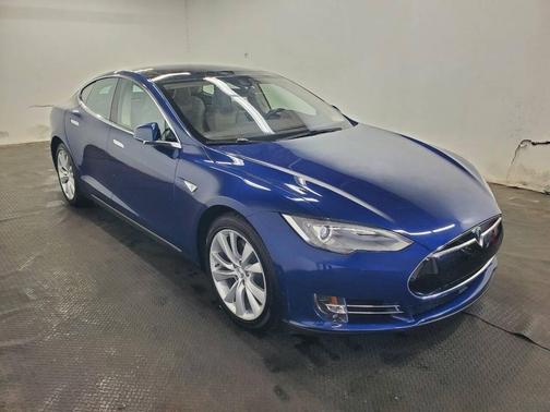 2015 Tesla Model S 90D