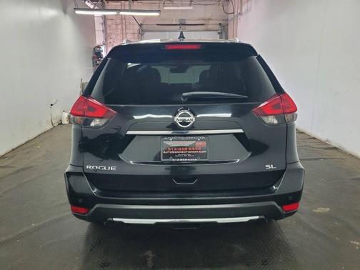Magnetic Black Pearl 2020 Nissan Rogue SL