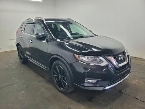 Magnetic Black Pearl 2020 Nissan Rogue SL