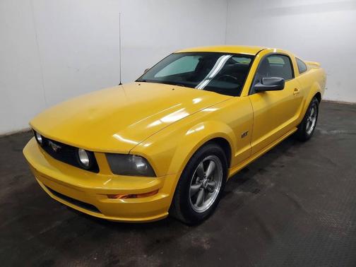 2005 Ford Mustang GT Premium