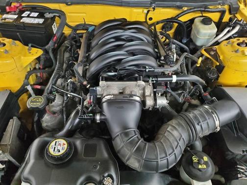 2005 Ford Mustang GT Premium