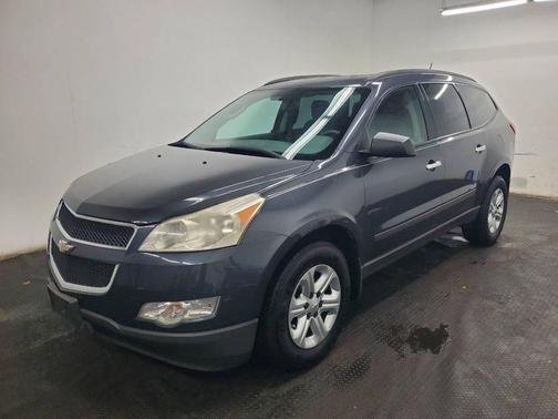 Cyber Gray Metallic 2011 Chevrolet Traverse LS